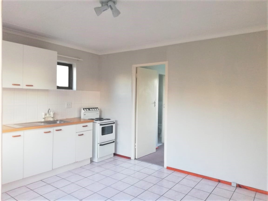 To Let 1 Bedroom Property for Rent in Oakglen Western Cape